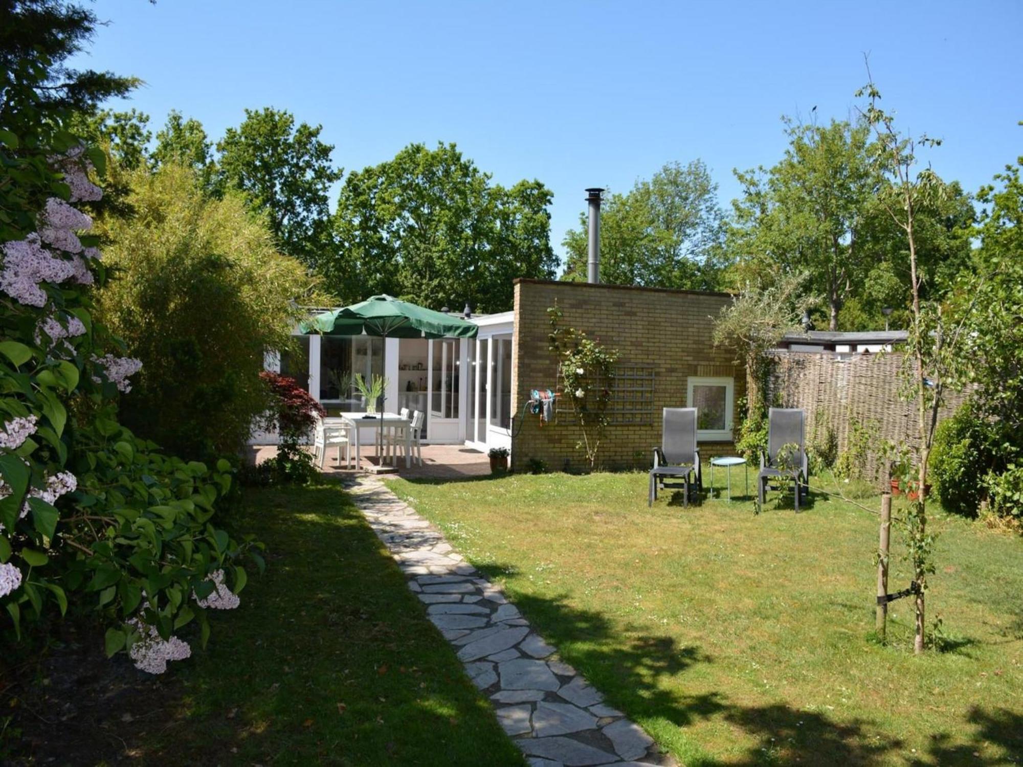 Gorgeous Bungalow For 2Pers At Duinland Sint Maartensvlotbrug Bagian luar foto