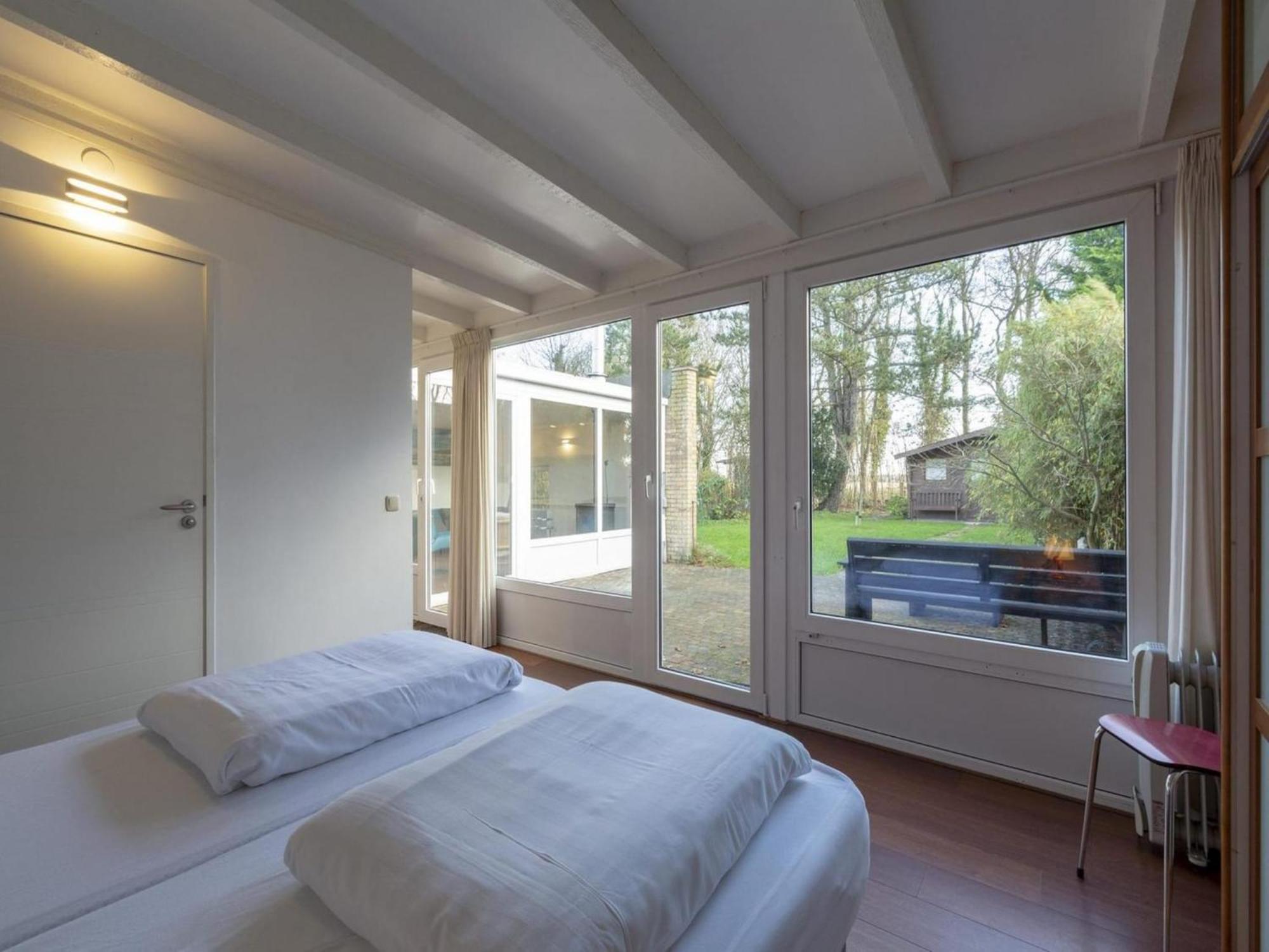 Gorgeous Bungalow For 2Pers At Duinland Sint Maartensvlotbrug Bagian luar foto